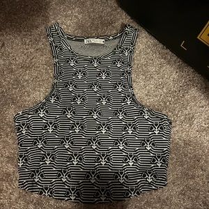 Black and white patterned cropped Zara tank